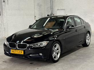 Vaurioauto  passenger cars BMW 3-serie 320d 2.0 16V EfficientDynamicsEdition Sedan 4Dr Diesel 1.995cc 120kW (163pk) RWD 2011-04/2015-07 (3D31; 3D32; 3E11; 3E12) N47D20C 2014/1