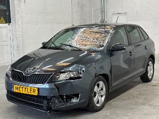 Voiture accidenté Skoda Rapid 1.2 TSI 16V Liftback  Benzine 1.197cc 66kW (90pk) FWD 2016/1
