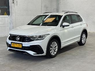 Damaged car Volkswagen Tiguan R-line 1.4 TSI Plug-in eHybrid 16V SUV  Elektrisch Benzine 1.395cc 180kW (245pk) FWD 2020-11/2024-04  DGEA 2021/6