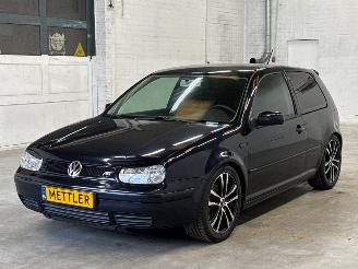 Voiture accidenté Volkswagen Golf 2.0 Hatchback  Benzine 1.984cc 85kW (116pk) FWD 2001/1