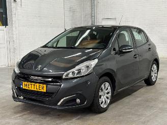  Peugeot 208 1.2 Vti 12V PureTech 82 Hatchback  Benzine 1.199cc 60kW (82pk) FWD 2017/4