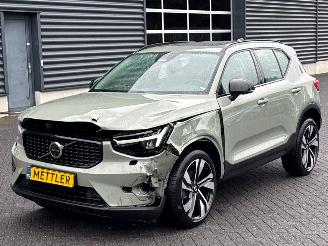 uszkodzony samochody osobowe Volvo XC40 2.0 B4 16V Mild Hybrid Autom. SUV  Elektrisch Benzine 1.969cc 145kW (197pk) FWD 2024/1