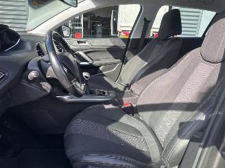 Peugeot 308 1.2 12V e-THP PureTech 130 picture 16