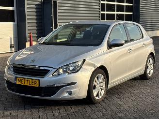 skadebil auto Peugeot 308 1.2 12V VTi PureTech 82 Hatchback 4Dr Benzine 1.199cc 60kW (82pk) FWD 2014/1