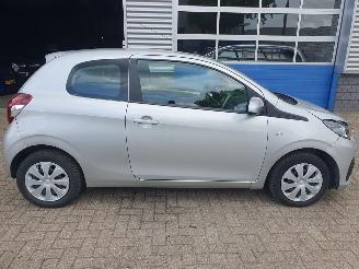 Peugeot 108 1.0 AUTOMAAT picture 6