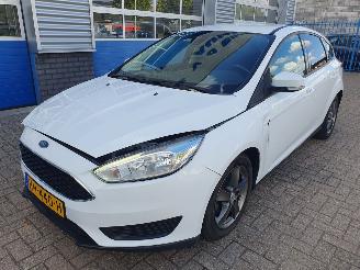 Schadeauto Ford Focus 1.0 Trend Edition 2015/10