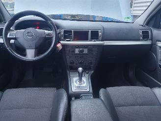 Opel Vectra GTS 1.8-16V Executive Automaat picture 13