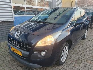 uszkodzony samochody osobowe Peugeot 3008 1.6 Schadevrij 2010/7