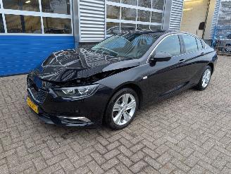 damaged passenger cars Opel Insignia GRAND SPORT 1.5 Turbo Business Executive Automaat 2019/3