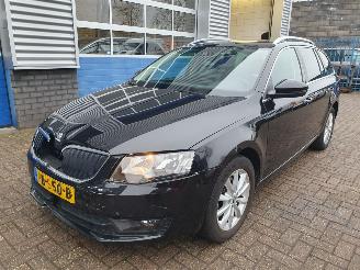 Damaged car Skoda Octavia 1.0 TSI Greentech Ambition Business 2016/9