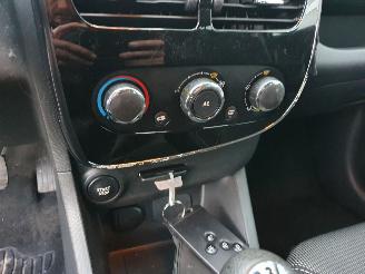 Renault Clio 0.9 TCe Expression picture 16