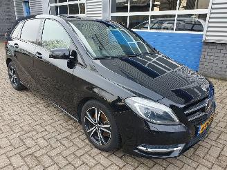 skadebil auto Mercedes B-klasse 180 Prestige Automaat 2013/1