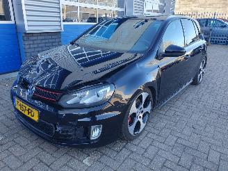 krockskadad bil auto Volkswagen Golf 2.0 GTI Automaat 2010/1
