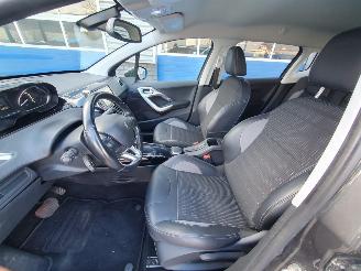 Peugeot 2008 1.2 Automaat PureTech Blue Lease Allure picture 14