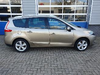 Renault Grand-scenic 1.2 TCe R-Cinéma picture 6