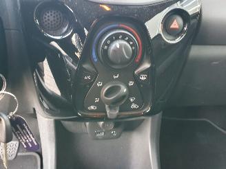 Peugeot 108 1.0 e-VTi Allure picture 20