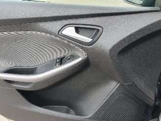 Ford Focus 1.0 EcoBoost Trend picture 12