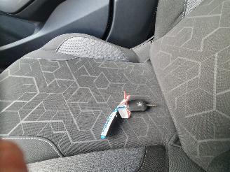 Peugeot 2008 1.2 PureTech Active picture 24