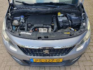 Peugeot 2008 1.2 PureTech Blue Lion picture 10