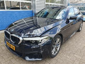 Damaged car BMW 5-serie 530i High Executive Edition Automaat 2019/3