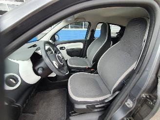 Renault Twingo 1.0 SCe Collection picture 16