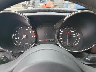 Alfa Romeo Giulia 2.0T AWD Veloce Automaat picture 24