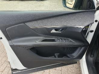Peugeot 3008 1.2 PureTech Allure picture 15