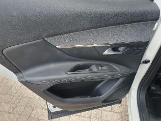 Peugeot 3008 1.2 PureTech Allure picture 28
