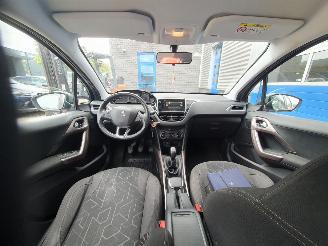 Peugeot 2008 1.2 Puretech Allure picture 15