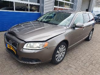 Auto incidentate Volvo V-70 1.6 T4 Summum Automaat 2012/6