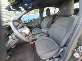 Ford Focus 1.0 EcoBoost Hybrid ST Line Business picture 16