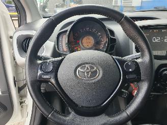 Toyota Yaris 1.0 VVT-i x picture 16
