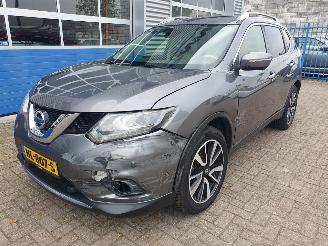 Schadeauto Nissan X-Trail 1.6 DIG-T Tekna 2015/12