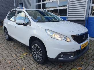 Peugeot 2008 1.2 PureTech Blue Lion picture 7