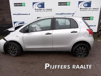 Uttjänta bilar auto Toyota Yaris Yaris II (P9), Hatchback, 2005 / 2014 1.33 16V Dual VVT-I 2010/7
