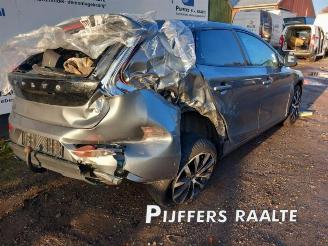 Volvo V-40 V40 (MV), Hatchback 5-drs, 2012 / 2019 1.5 T3 16V Geartronic picture 4