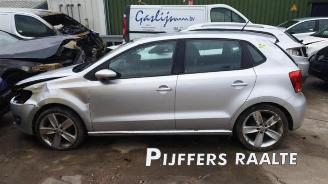 Coche siniestrado Volkswagen Polo Polo V (6R), Hatchback, 2009 / 2017 1.4 16V 2011