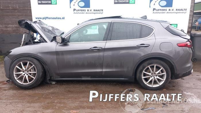 Alfa Romeo Stelvio Stelvio (949), SUV, 2017 2.0 T 16V Q4