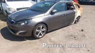 Salvage car Peugeot 308 308 SW (L4/L9/LC/LJ/LR), Combi 5-drs, 2014 / 2021 1.2 12V e-THP PureTech 130 2014/5