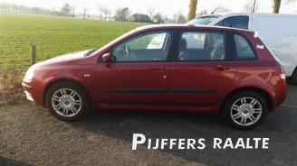 Fiat Stilo Stilo (192A/B), Hatchback, 2001 / 2007 1.6 16V 5-Drs. picture 3