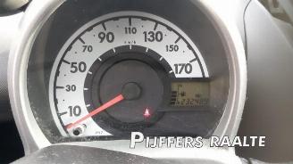 Peugeot 107 107, Hatchback, 2005 / 2014 1.0 12V picture 15