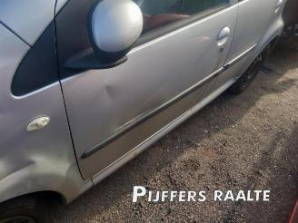 Peugeot 107 107, Hatchback, 2005 / 2014 1.0 12V picture 7