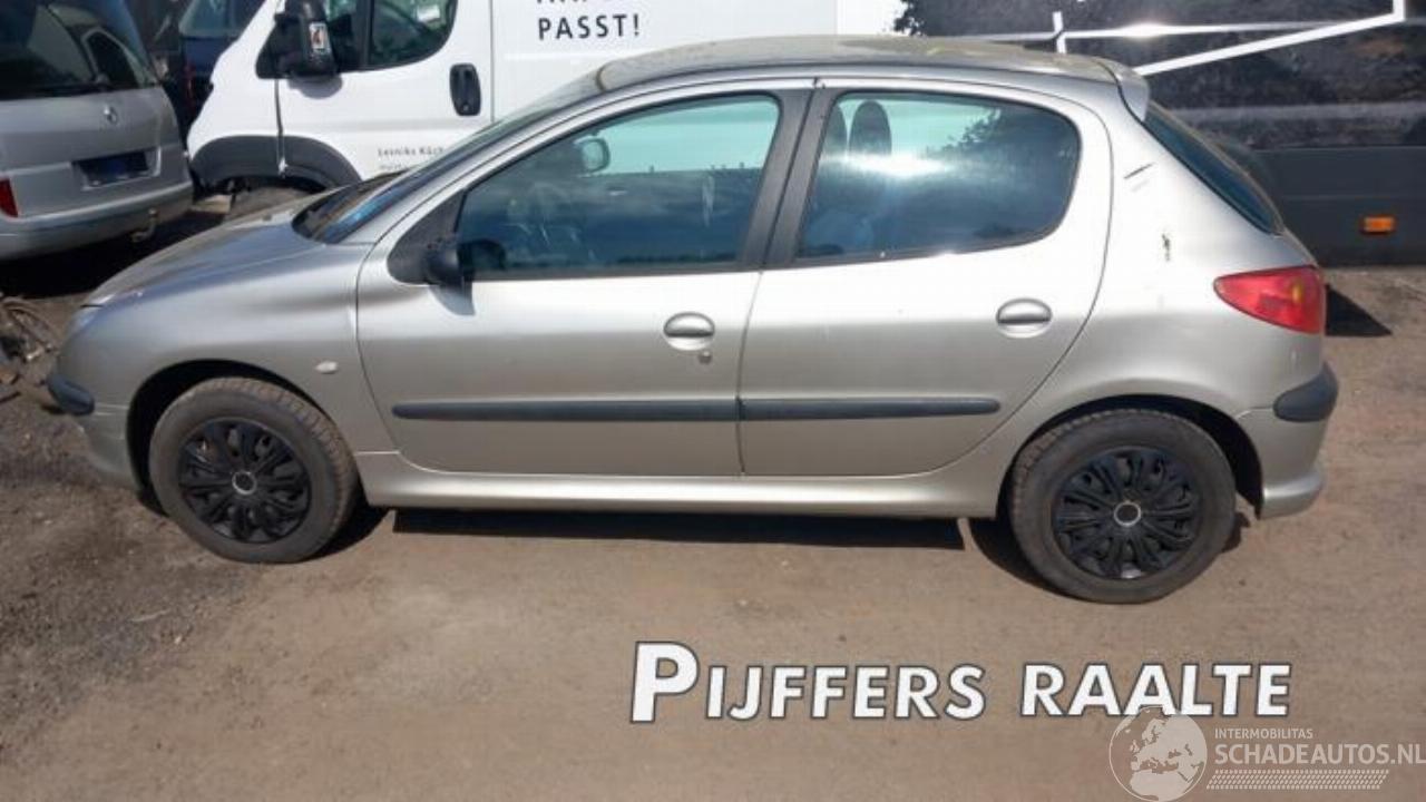 Peugeot 206 206 (2A/C/H/J/S), Hatchback, 1998 / 2012 1.4 16V