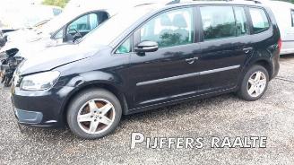 Vrakbiler auto Volkswagen Touran Touran (1T3), MPV, 2010 / 2015 1.2 TSI 2011/4