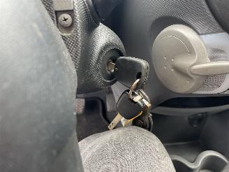 Toyota Aygo 1.0-12V + 5.drs airco N.A.P NL AUTO picture 12