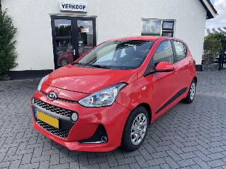damaged passenger cars Hyundai I-10 1.0i Comfort N.A.P PRACHTIG!!! 2019/11