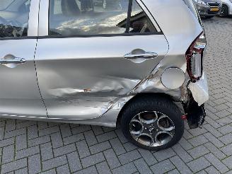 Kia Picanto 1.0 CVVT DynamicLine N.A.P NL AUTO picture 5