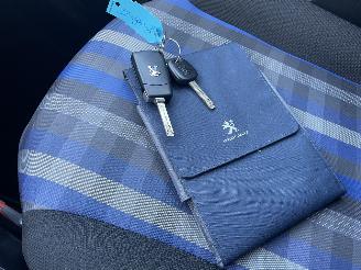 Peugeot 108 1.0 e-VTi Allure N.A.P NL AUTO PRACHTIG!!!! picture 11