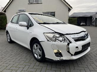 damaged passenger cars Toyota Auris 1.8 Full Hybrid Aspiration N.A.P NL AUTO PRACHTIG!! 2010/10