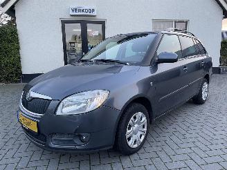 damaged passenger cars Skoda Fabia Combi 1.4-16V Tour N.A.P NL AUTO PRACHTIG!!! 2009/10